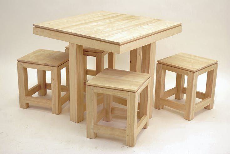 Table de repas Hévéa 90x90x76cm et ses 4 tabourets HELENA