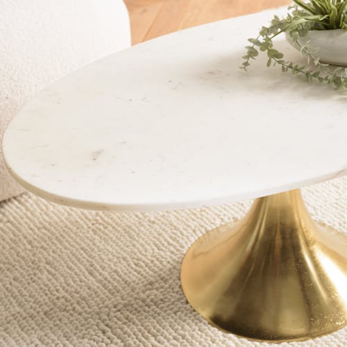Table de salon ovale marbre blanc et pied doré ZALA