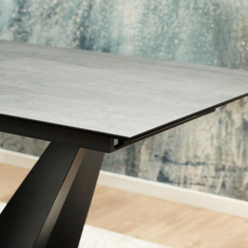 Table en céramique extensible avec pied central design 180-240 LOMBARDIE