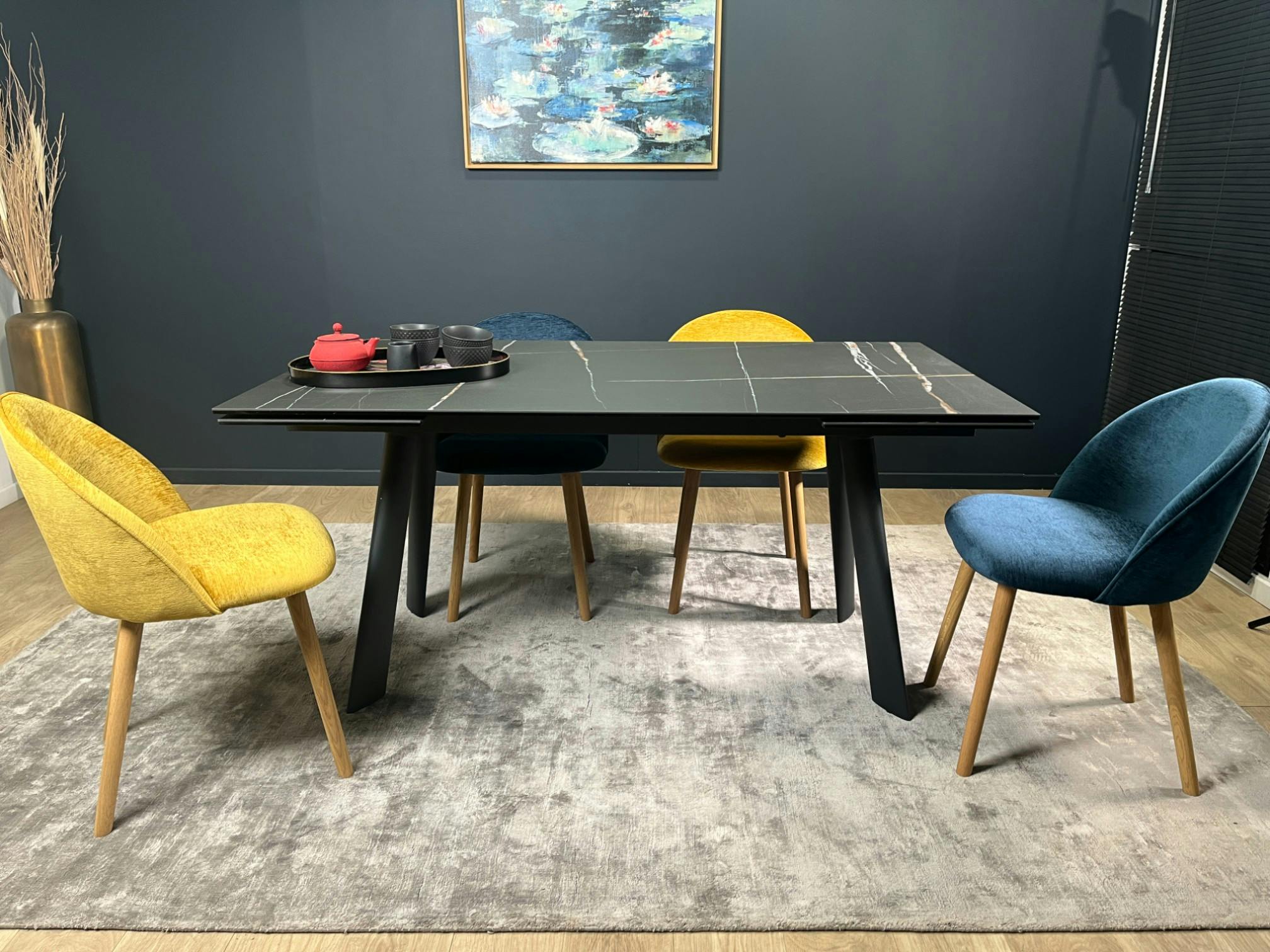 Table extensible en céramique marbrée noire 160-240 cm LOMBARDIE