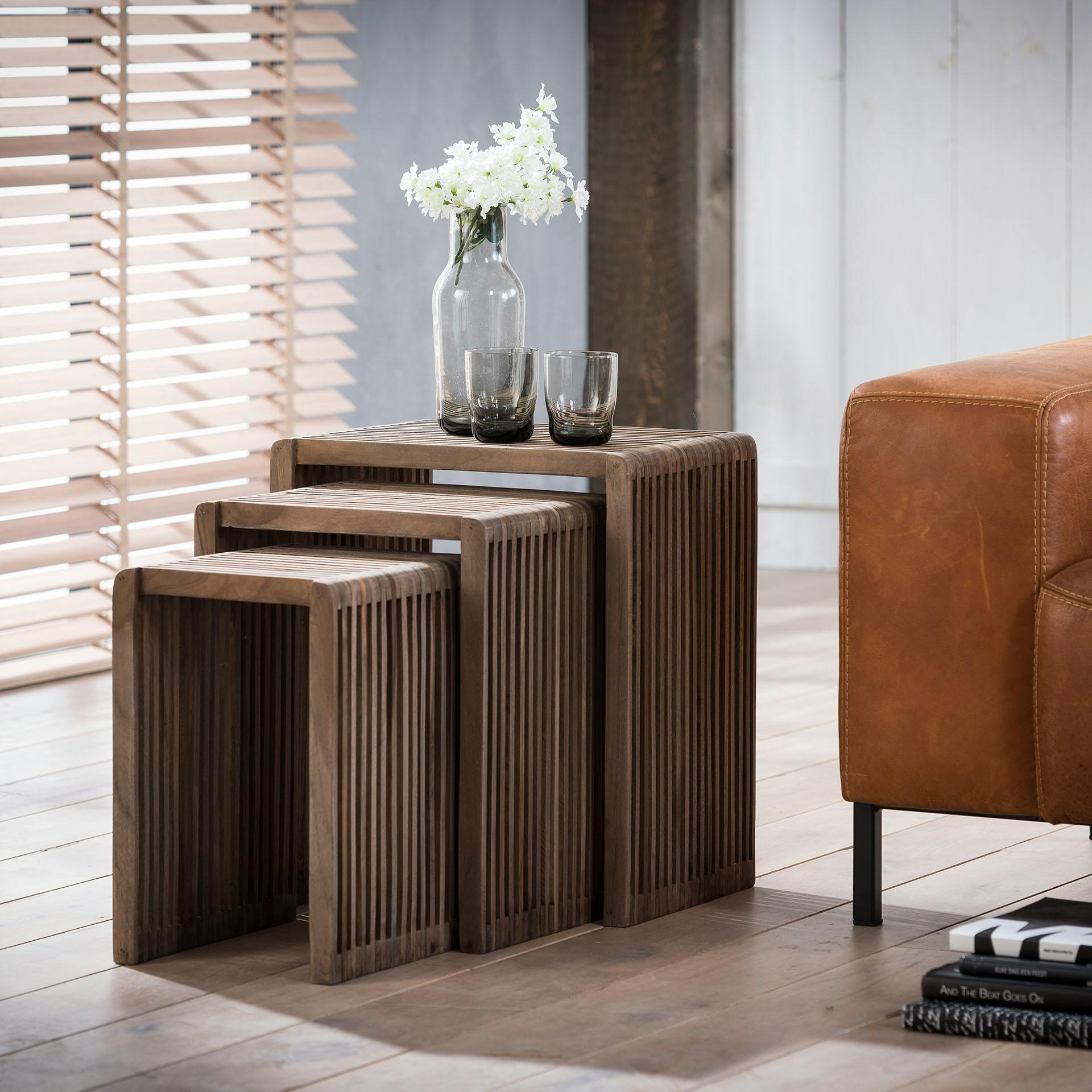 Table gigogne bois de teck ajourée (3 pièces)