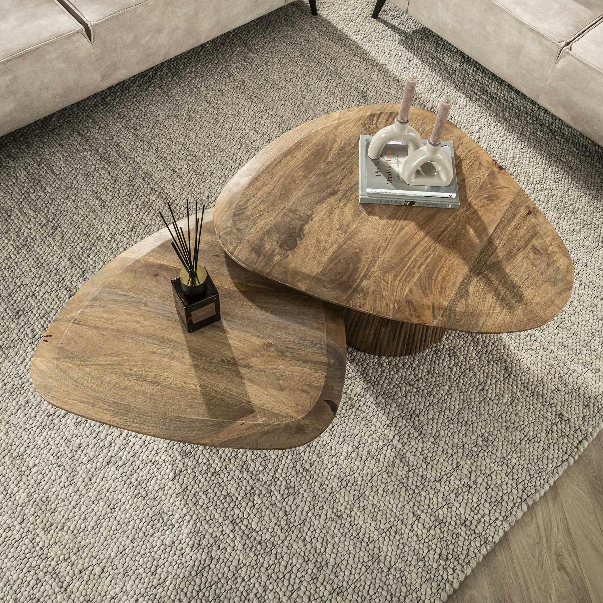 Table gigogne en bois de manguier avec plateau triangulaire (lot de 2) CREEK