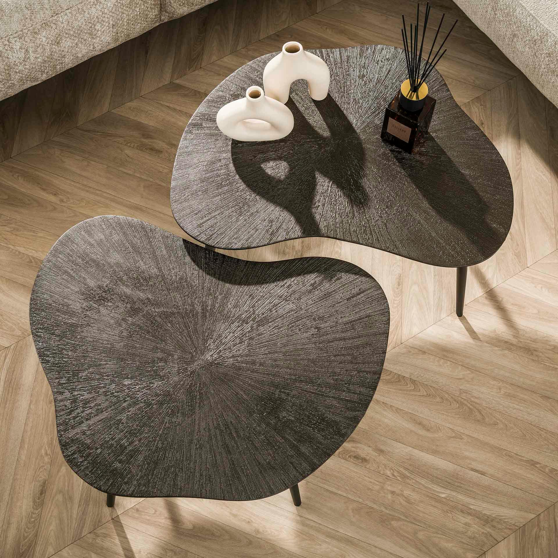 Table gigogne organique – brun bronze, forme libre (lot de 2) RALF