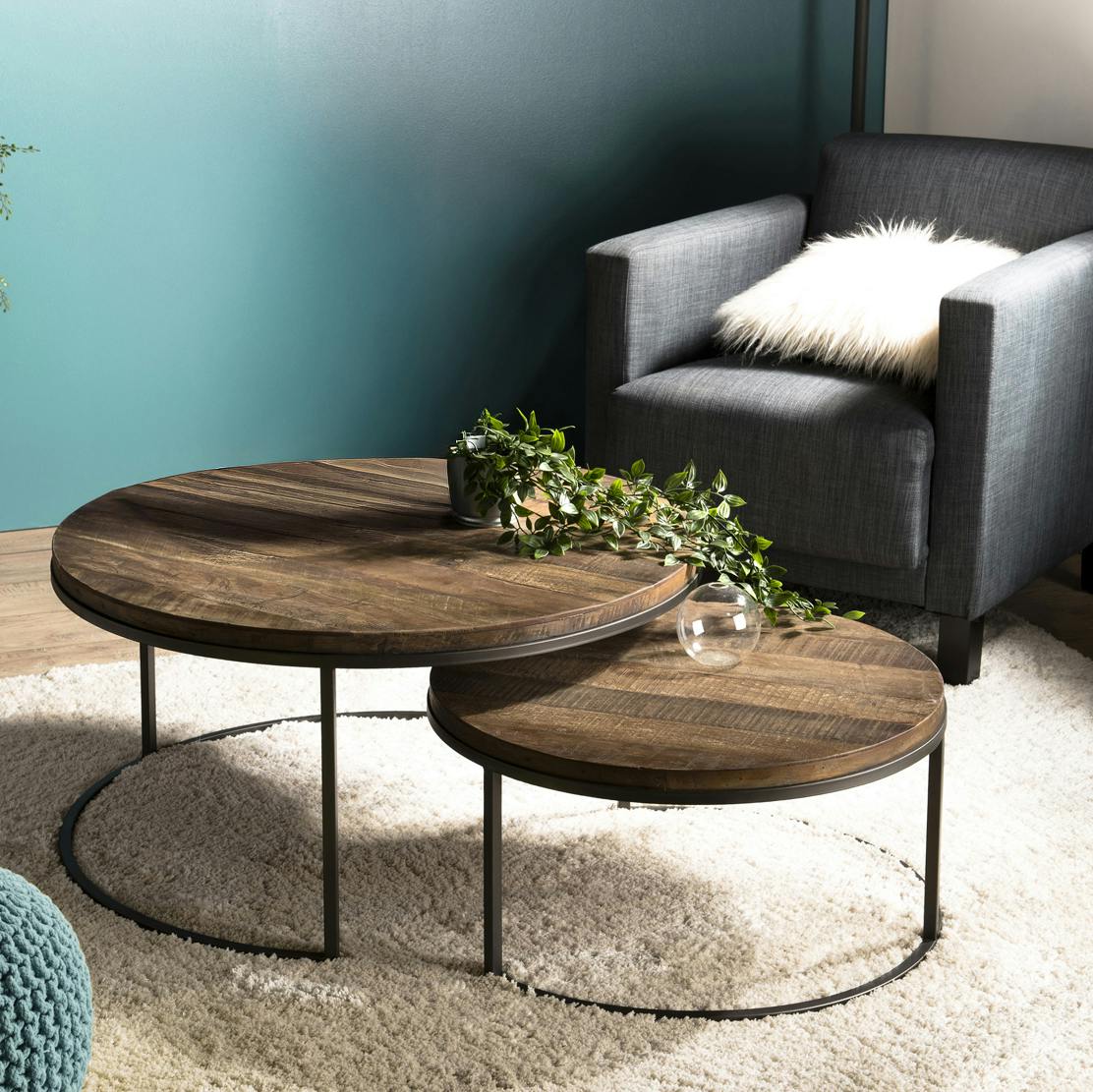 Table basse gigogne en bois recycle et metal de style contemporain