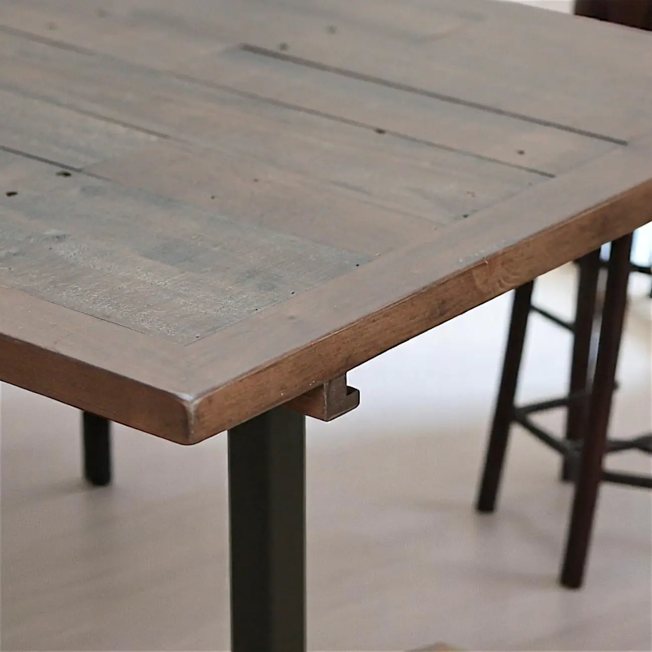 Table haute extensible bois brun recyclé 120-160 cm SAMOA | Tables ...
