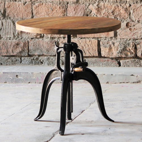 Table de repas ronde bois recycle pied metal fonte style industriel