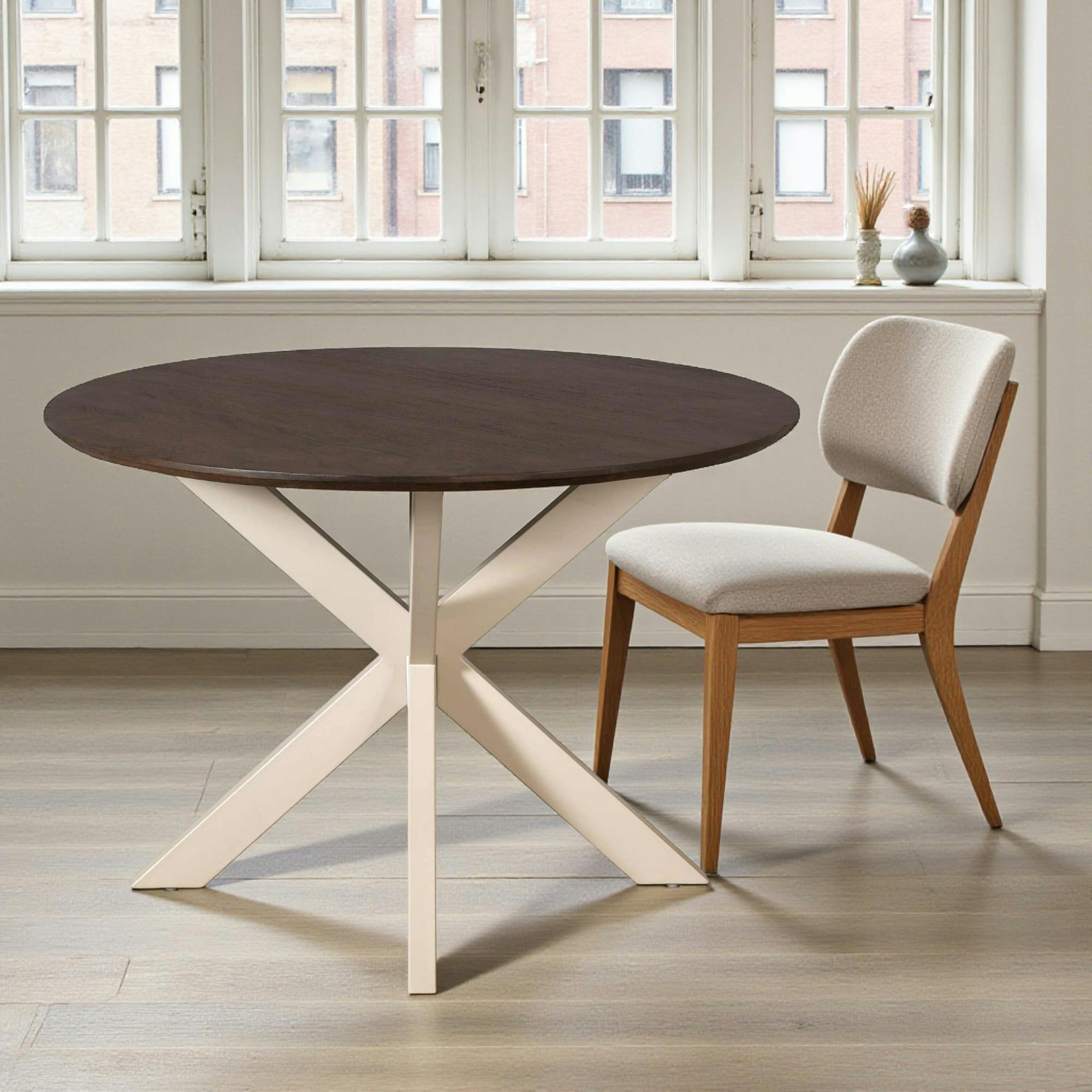Table ronde bois brun pied blanc Ø150 cm CORTINA