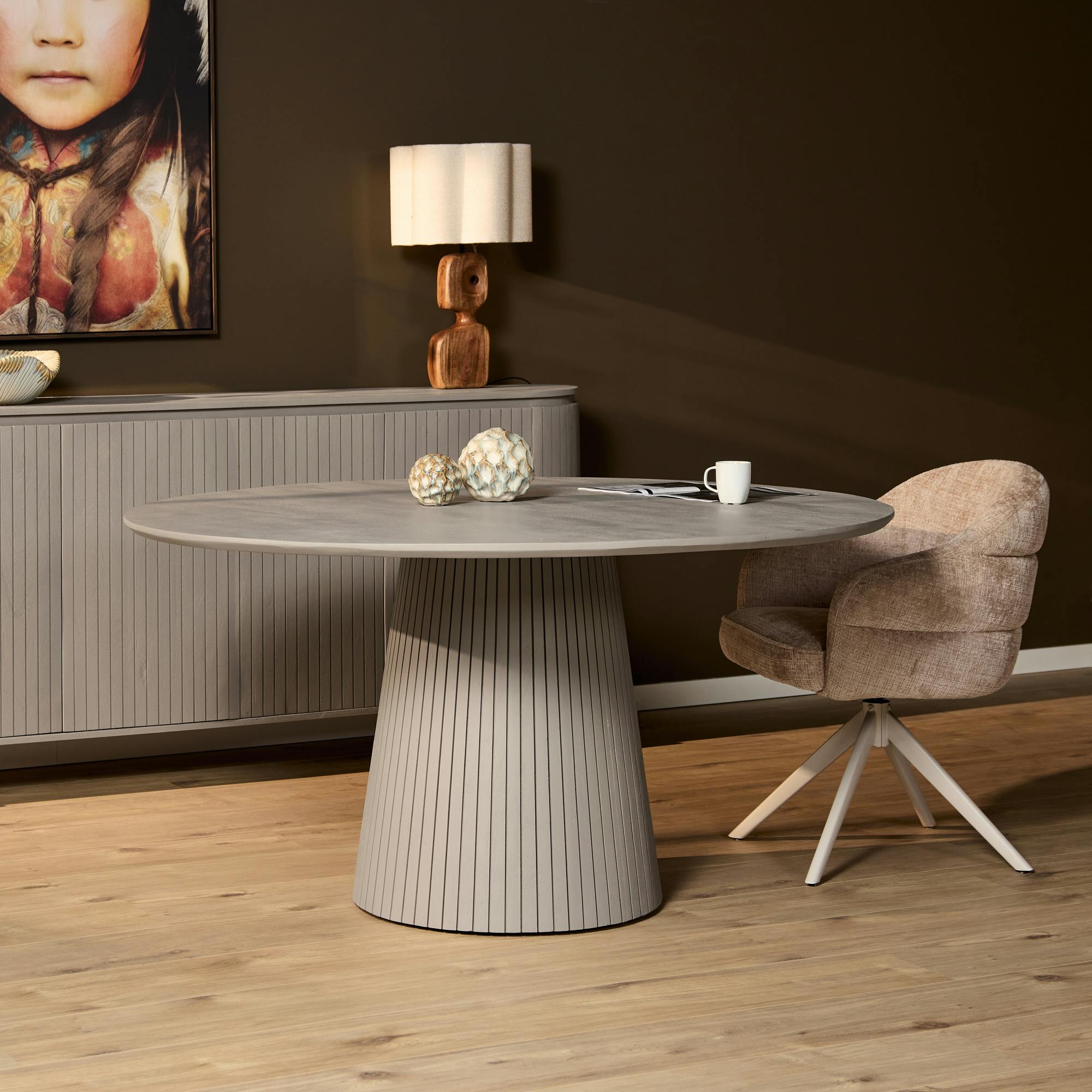 Table ronde bois gris à pied rainuré Ø150 cm CALERO
