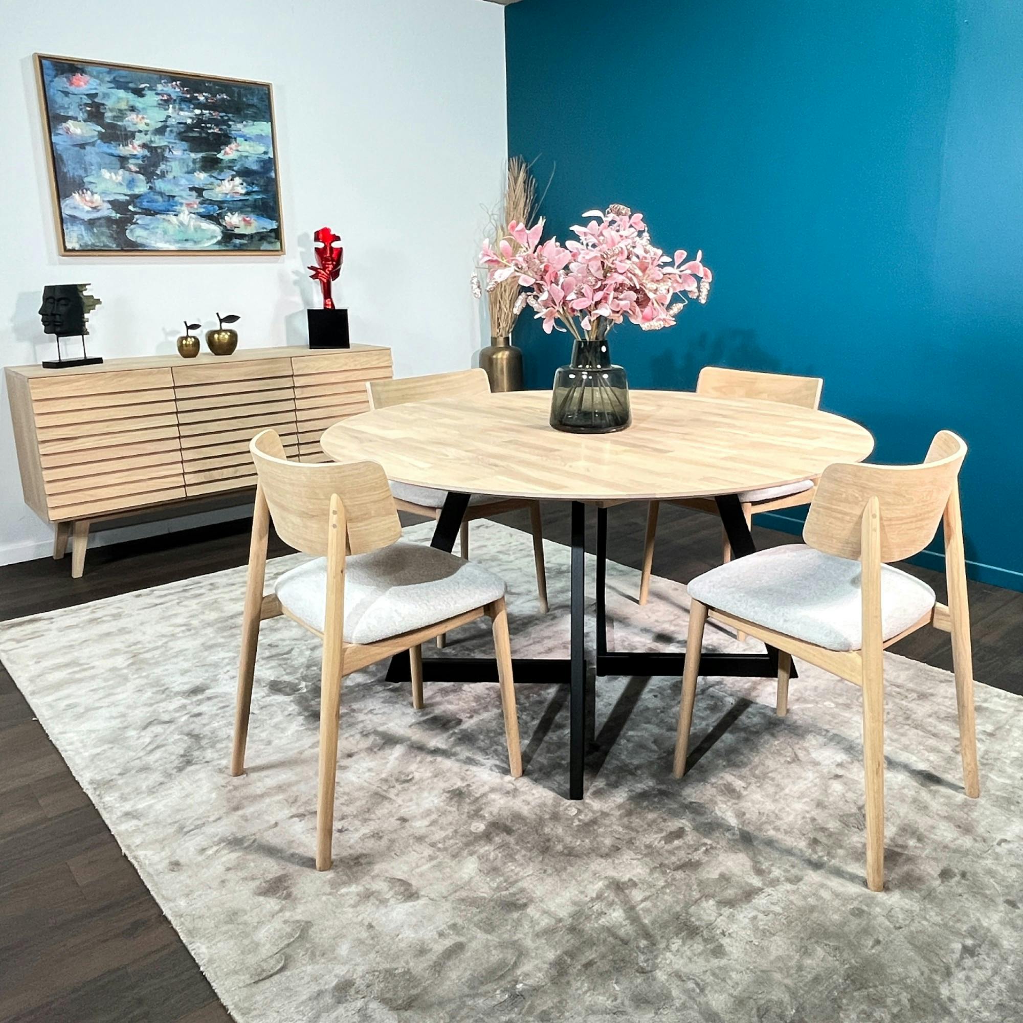 Table en chêne massif plateau rond avec pieds en diamant - EQUINOXE – Brut de Table