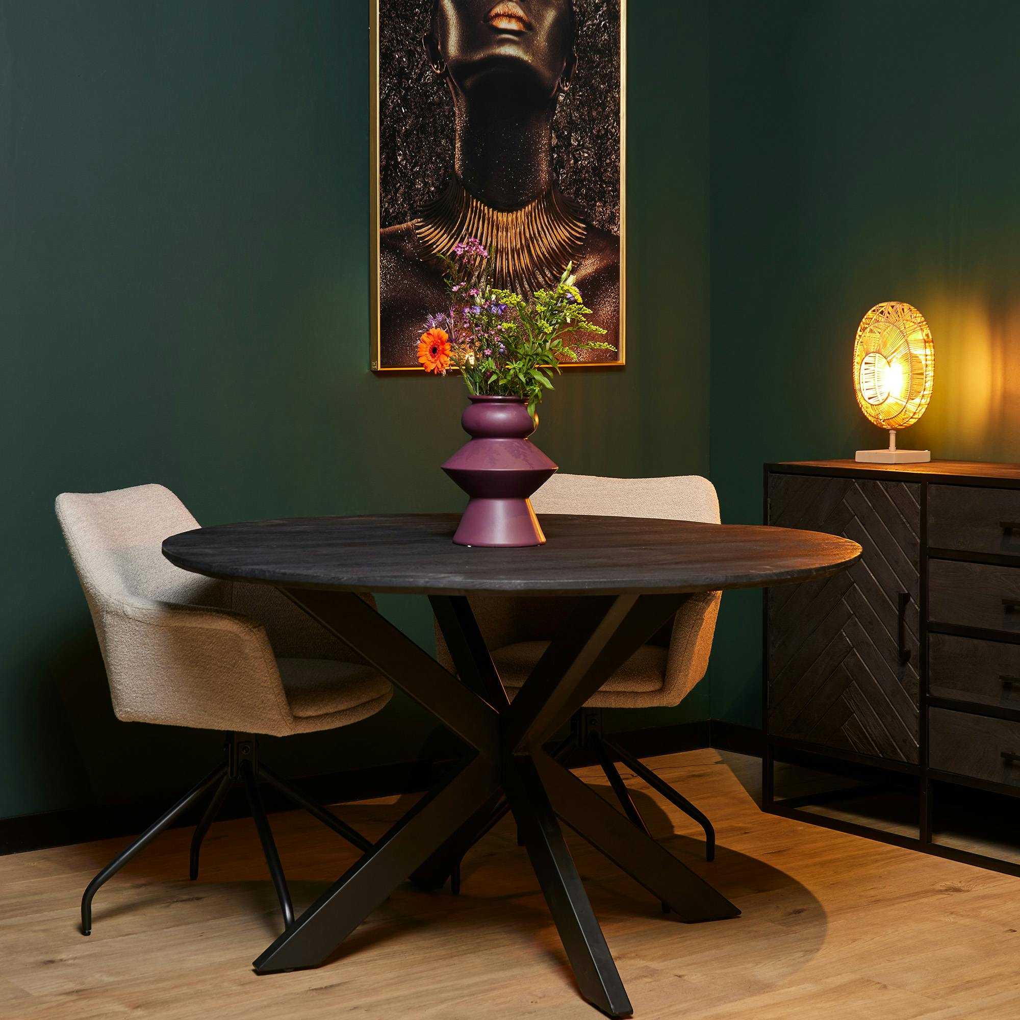 Table ronde noire en bois de manguier Ø120 cm ALVERA