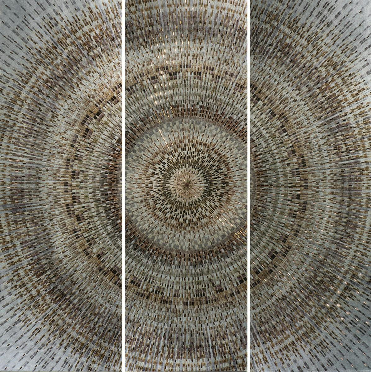 Tableau ABSTRAIT Tryptique Rosace tons gris, beiges et dorés et éléments métal 120x120cm