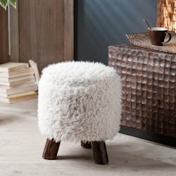 Tabouret bas PASTEL fourrure "biquette" crème 37cm