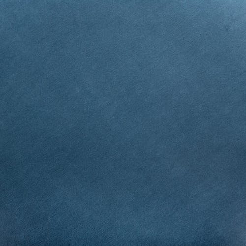 Tabouret Coffre en tissu velours couleur bleu nuit et pieds bois D38xH44cm
