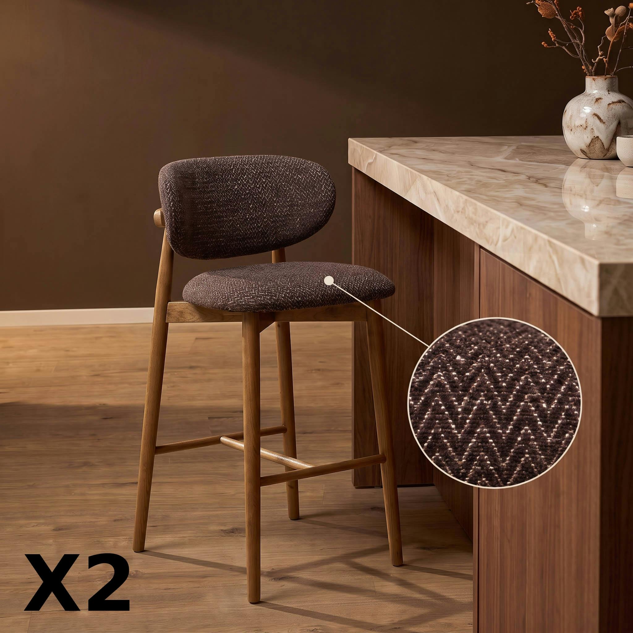 Tabouret de bar marron motif chevron pieds bois (x2) CORTINA