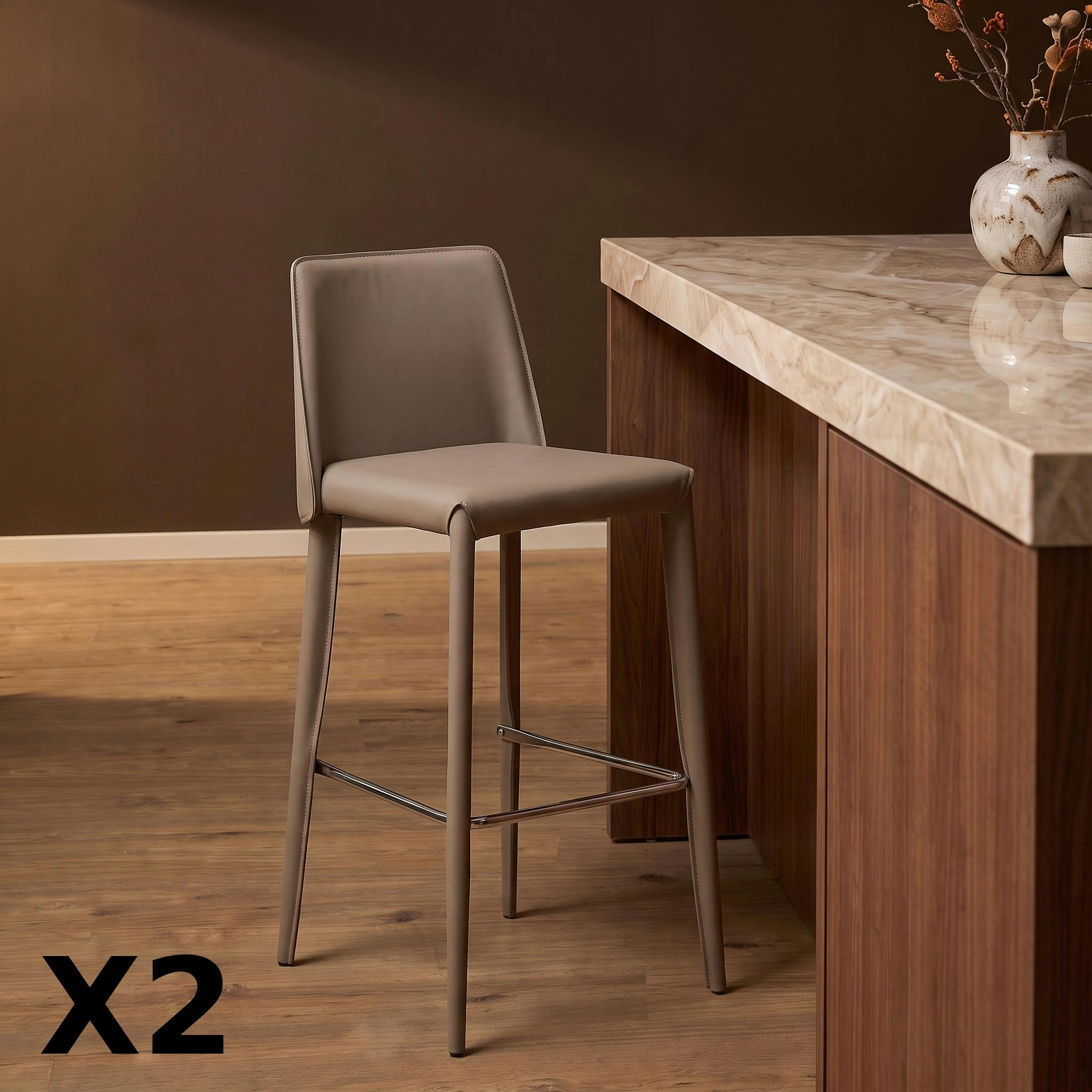 Tabouret de bar taupe en simili avec repose-pieds (x2) CORTINA