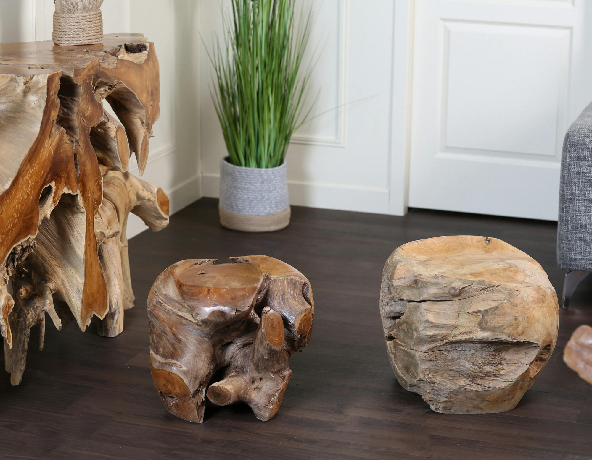 Tabouret en bois de racine de teck
