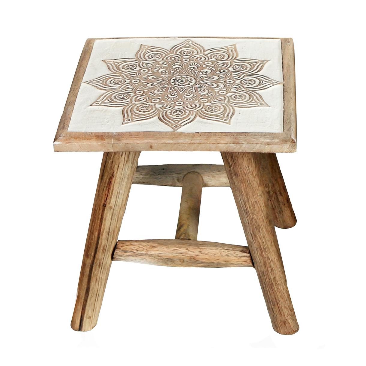 Tabouret / Table d'appoint en bois blanchi sculpté motif rosaces 25x25x25cm - Modèle selon disponibilité