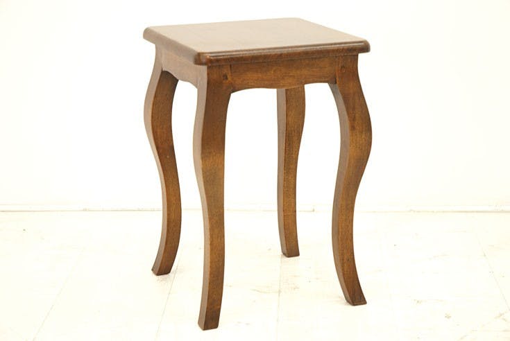 Tabouret / Table de chevet Hévéa pieds galbés 30x30x45cm TRADITION