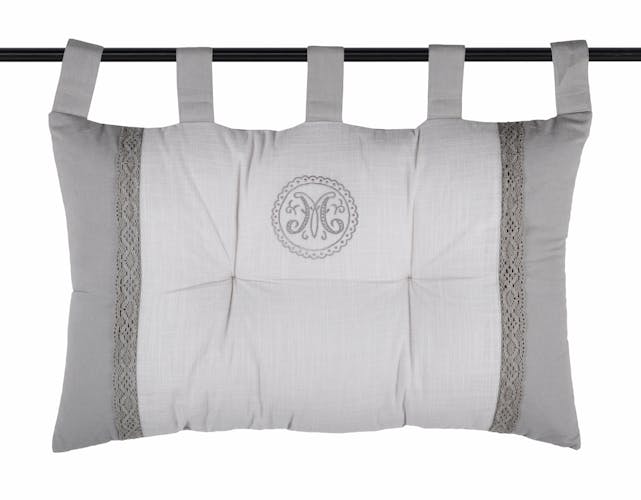 Tête de lit grise avec dentelle et écusson brodé 45x70cm en coton MARIE