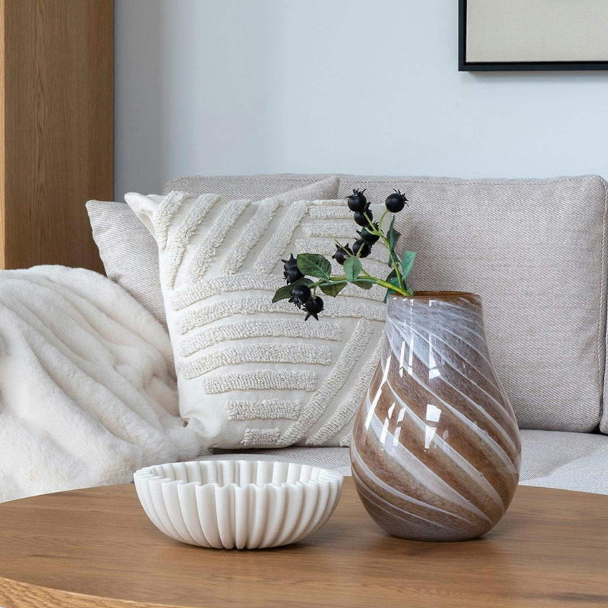 Vase décoratif marron et blanc en verre