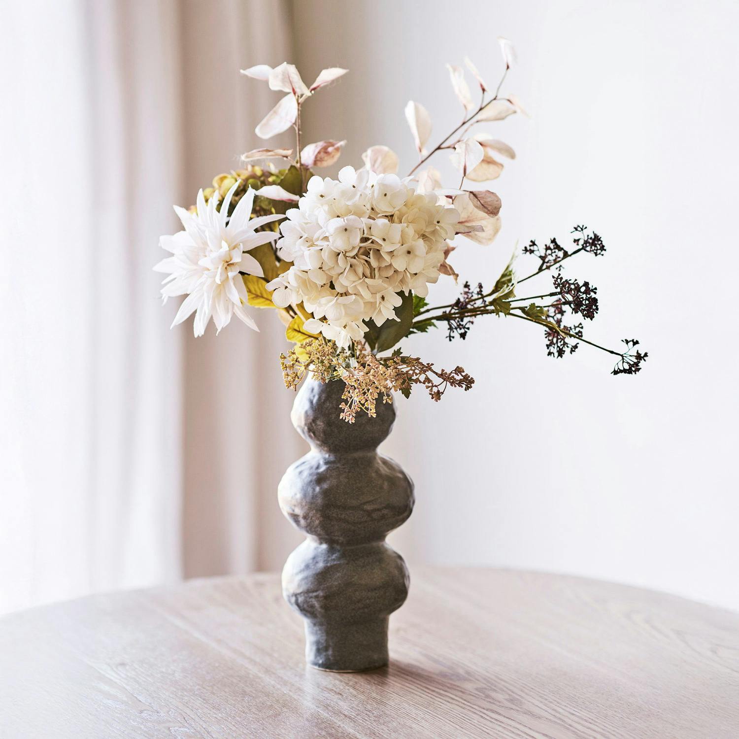 Vase design organique céramique marron