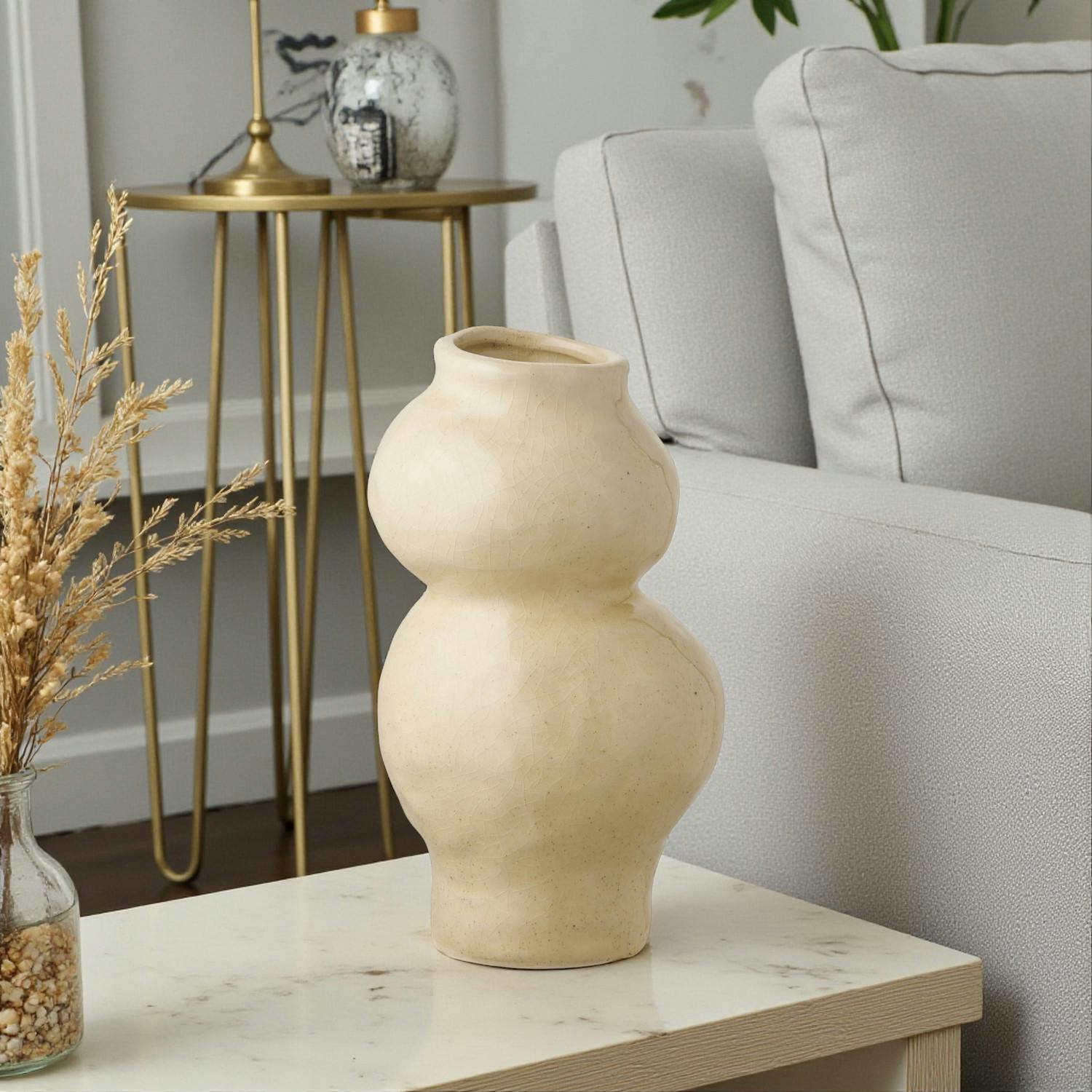 Vase design organique en céramique beige