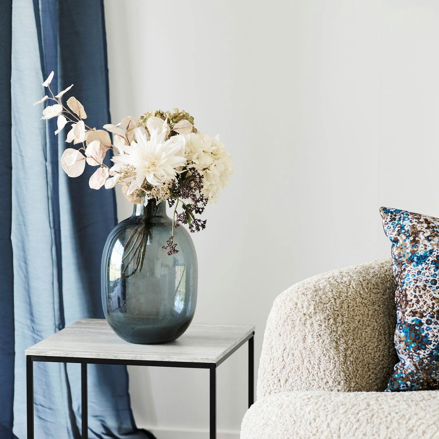 Vase en verre fumé noir design