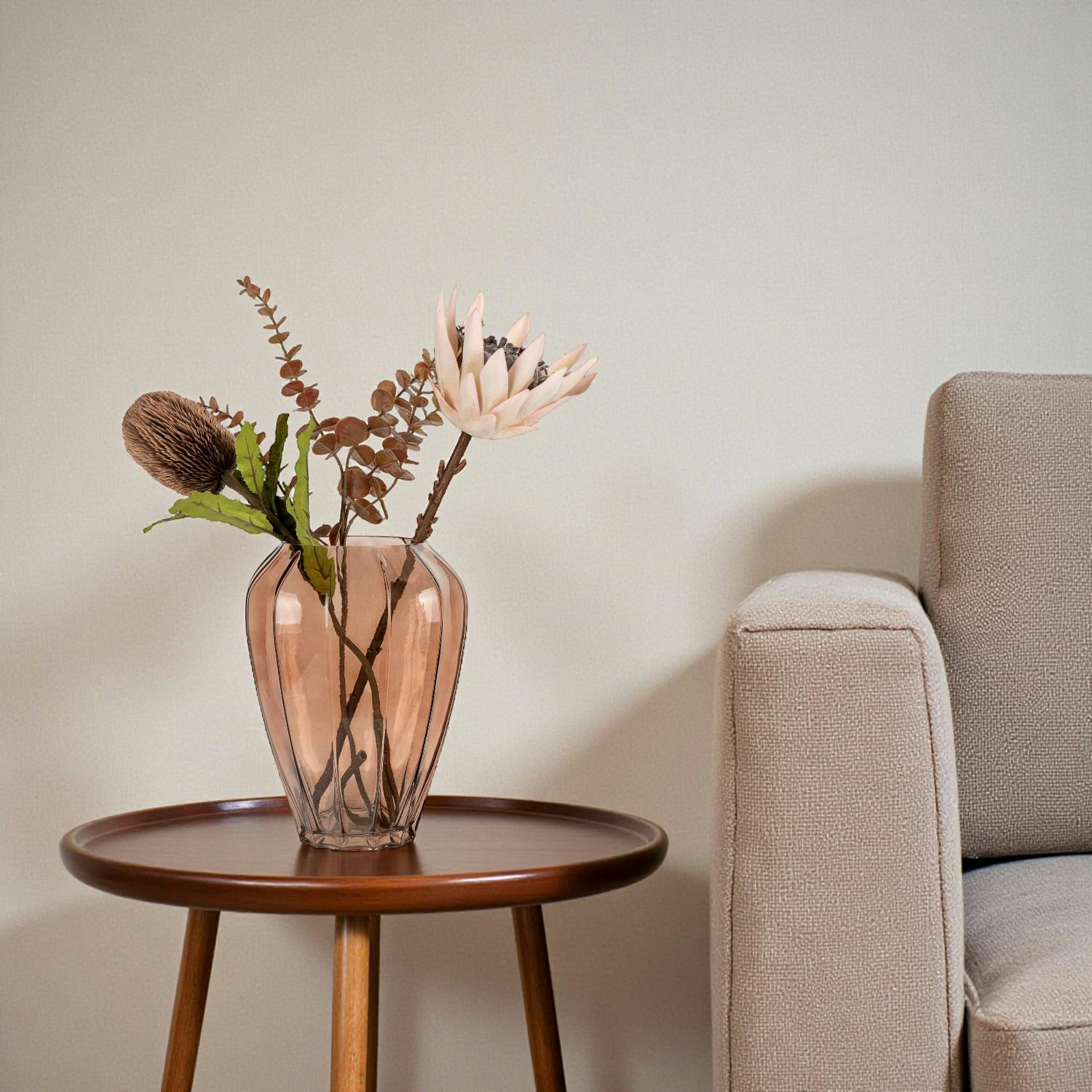 Vase en verre nervuré marron