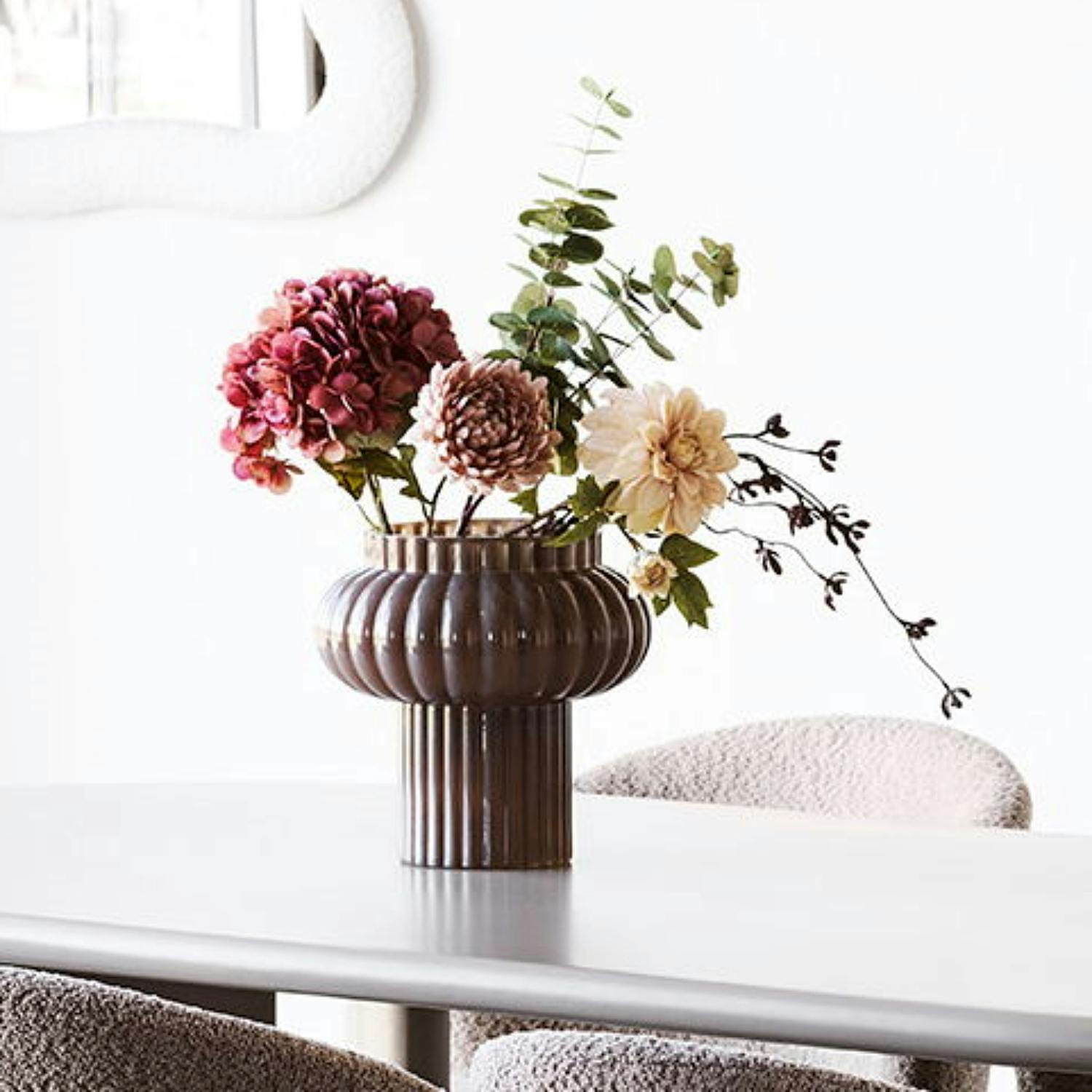 Vase verre strié marron design coupe