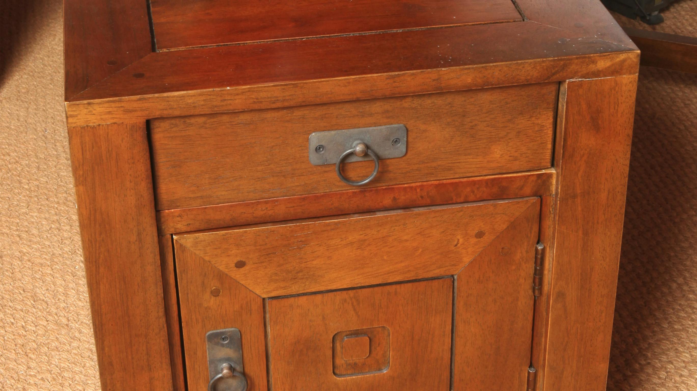 Bouts de Canapé Personnalisables : exotique, contemporain...