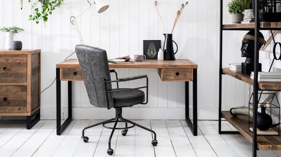 Mobilier de bureau : bureaux, fauteuils...