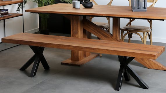 Le banc en bois : le mobilier parfait pour les grandes occasions