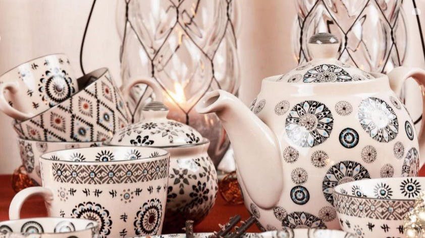 Théières : en fonte, en porcelaine...